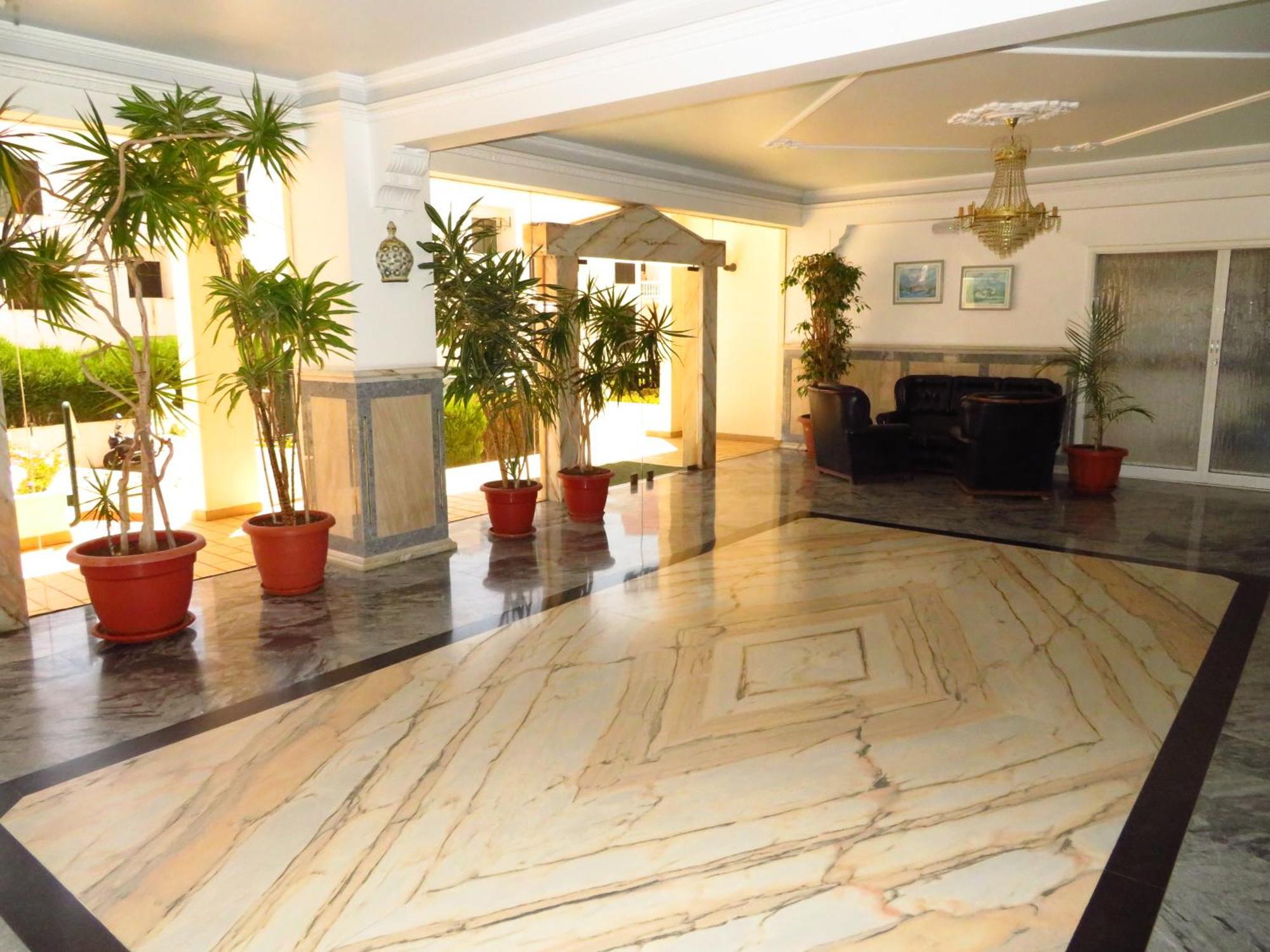 Apartamentos Carolino มงติกอร์โด ภายนอก รูปภาพ